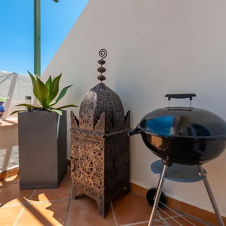 Apartmán Elegant 2 Bdrm Penthouse With Sea Views And Pools *