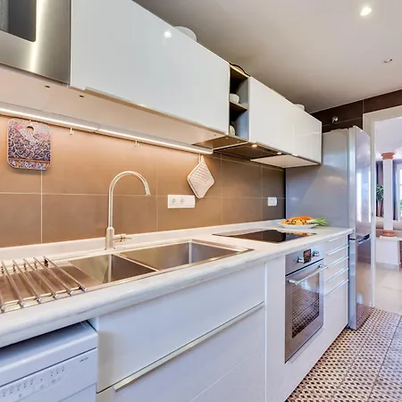 Appartement Elegant 2 Bdrm Penthouse With Sea Views And Pools